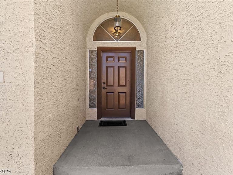 1735 Navarre Ln photo 2