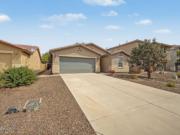 1082 E LESLIE Circle photo 2