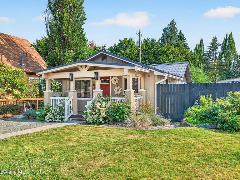 2206 E Coeur D Alene Ave photo 4