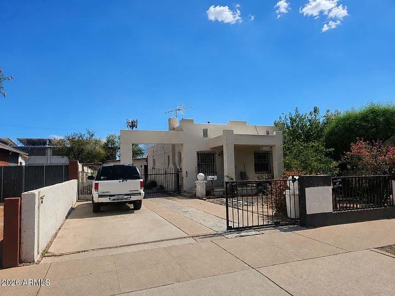 1433 E BRILL Street photo 1