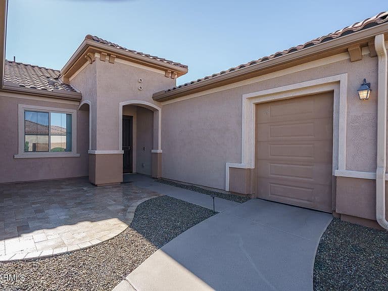 25929 W TARO Drive photo 3