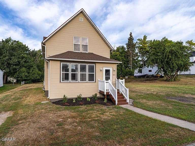 622 Holly Ave photo 3