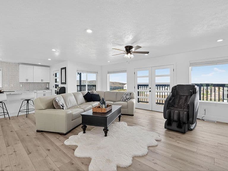 451 Vista Dr photo 3