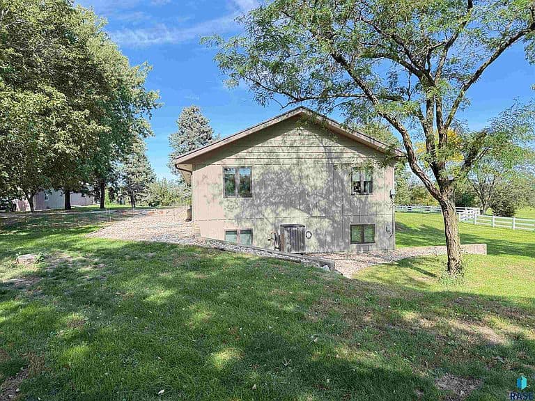 45508 272nd St photo 4