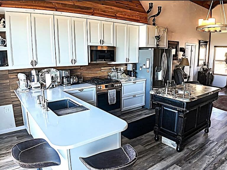 286 S Palm Rd photo 2