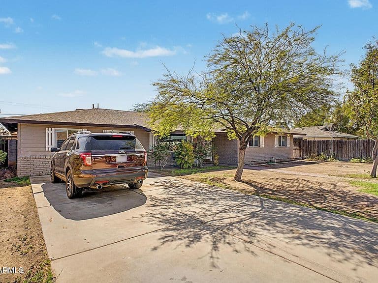 519 N CHERI LYNN Drive photo 3