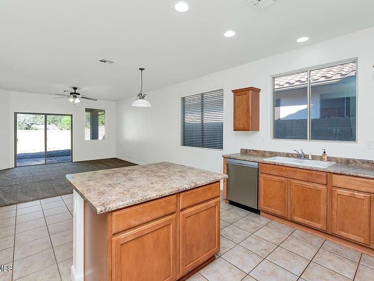 39836 N MESSNER Way photo 3