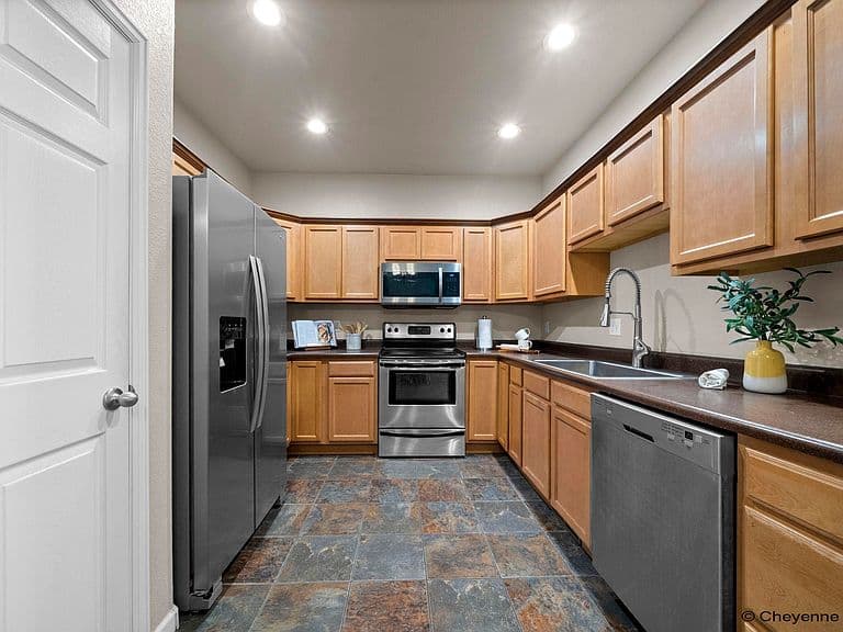 304 Borough St photo 5