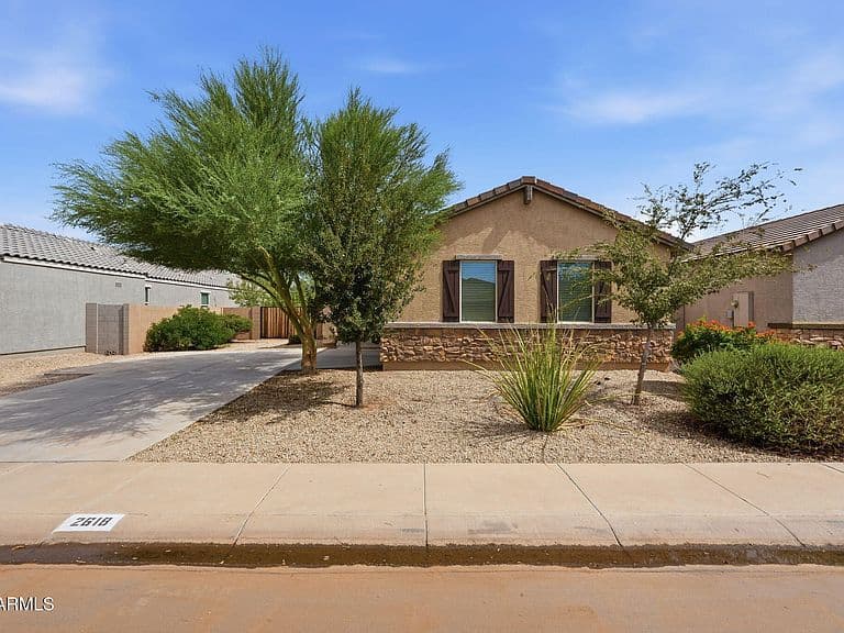 2618 E ALVARO Trail photo 2