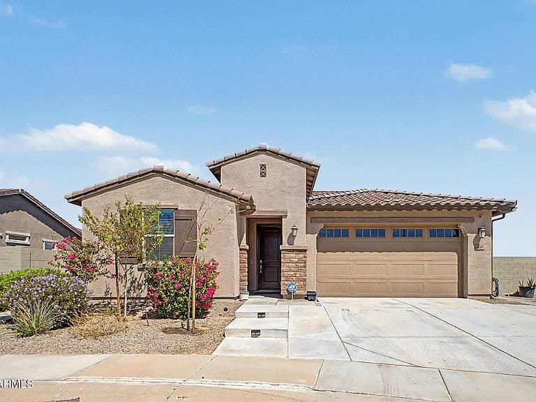 496 E DIAMOND Drive photo 2