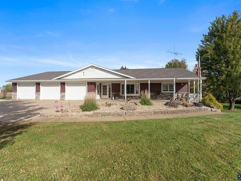 46418 279th St photo 3