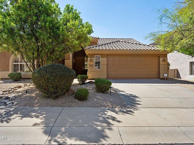10505 E MEADOWHILL Drive photo 5