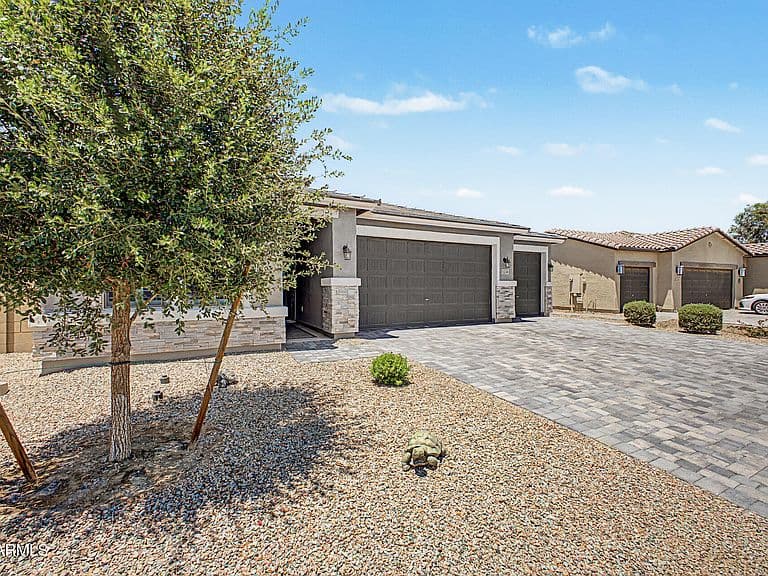1230 E GABRILLA Drive photo 3