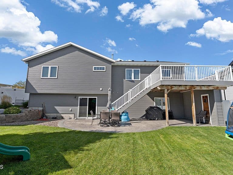 5405 Onyx Dr photo 2