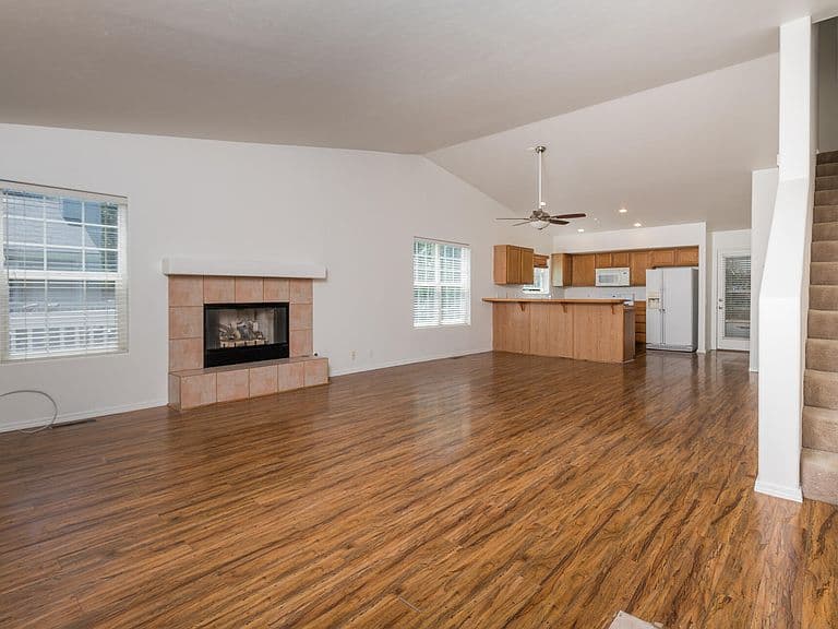 431 Calumet Ct photo 5