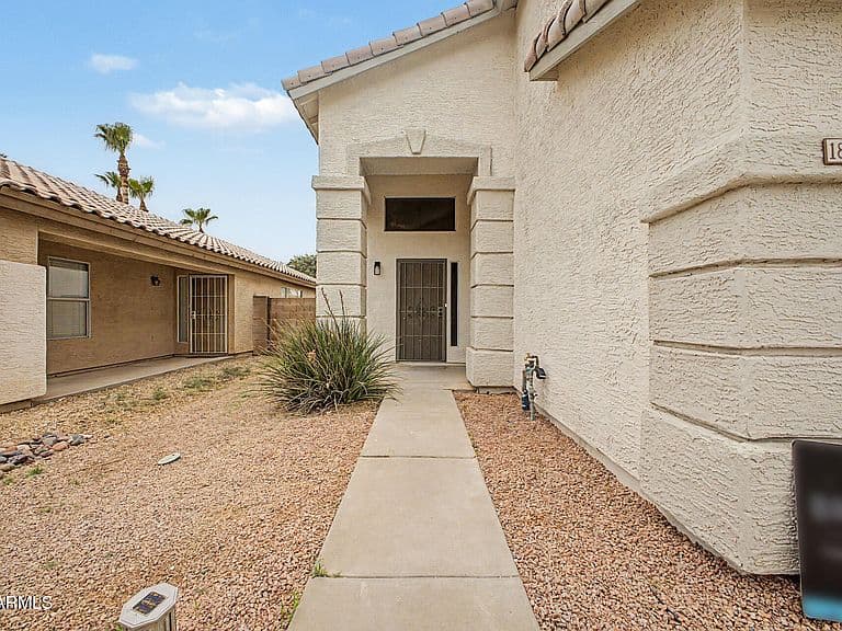 18654 N 39TH Street photo 5