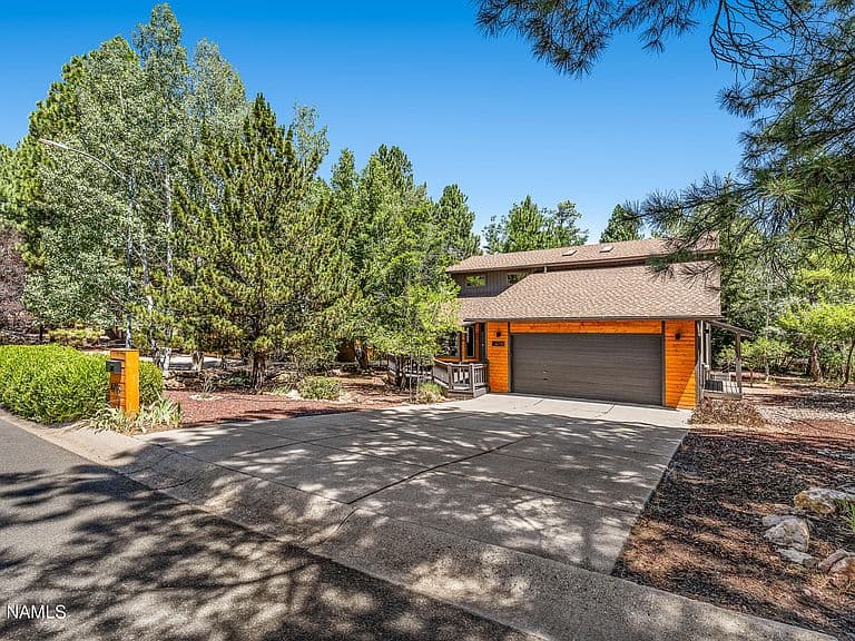 4716 E Hightimber Ln photo 2