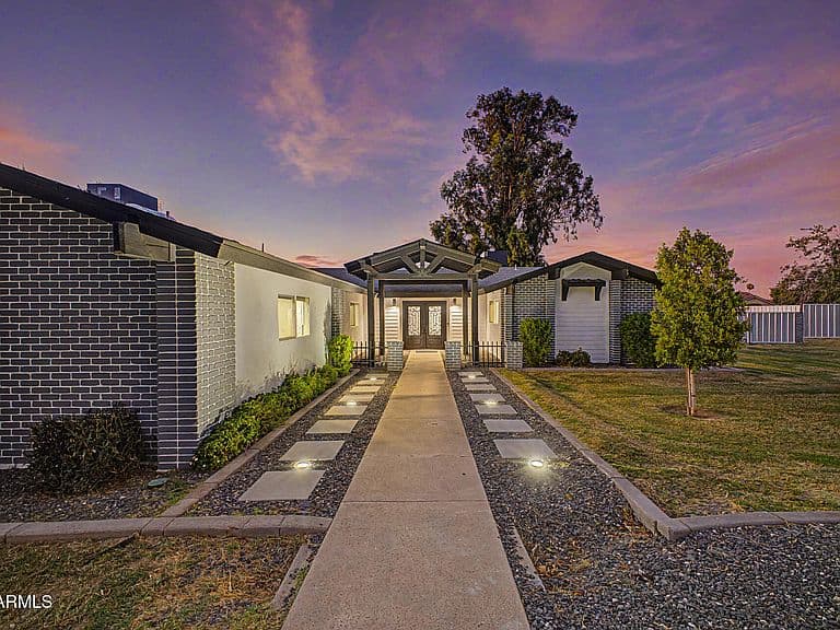 1040 W ENCINAS Street photo 1