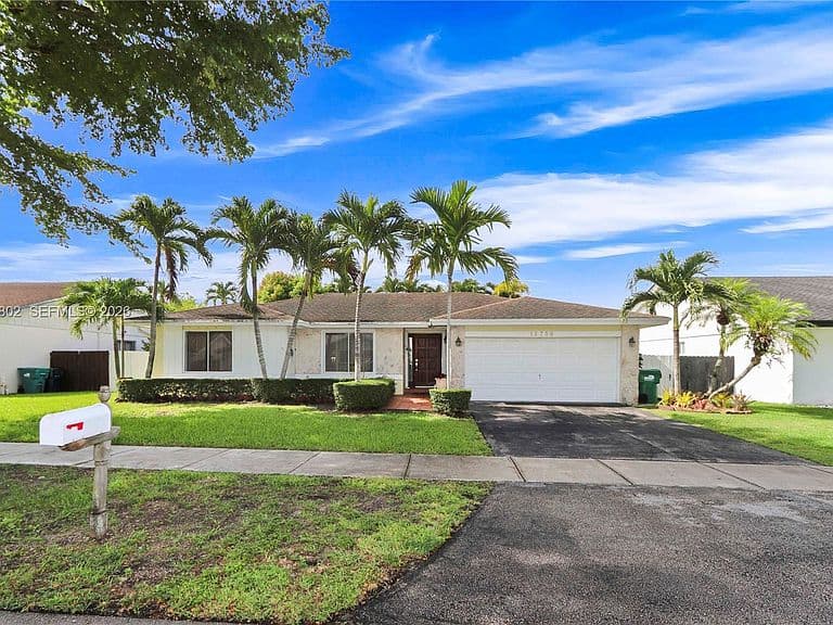 12730 SW 119th St photo 1