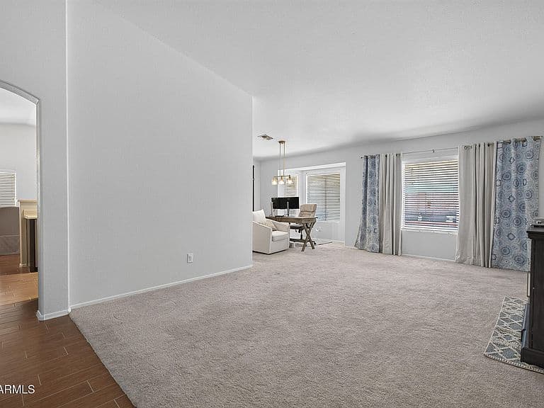 3319 E ROSEMONTE Drive photo 2