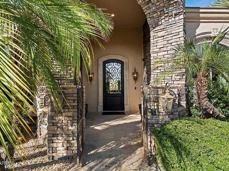 7008 N 68th Pl photo 3