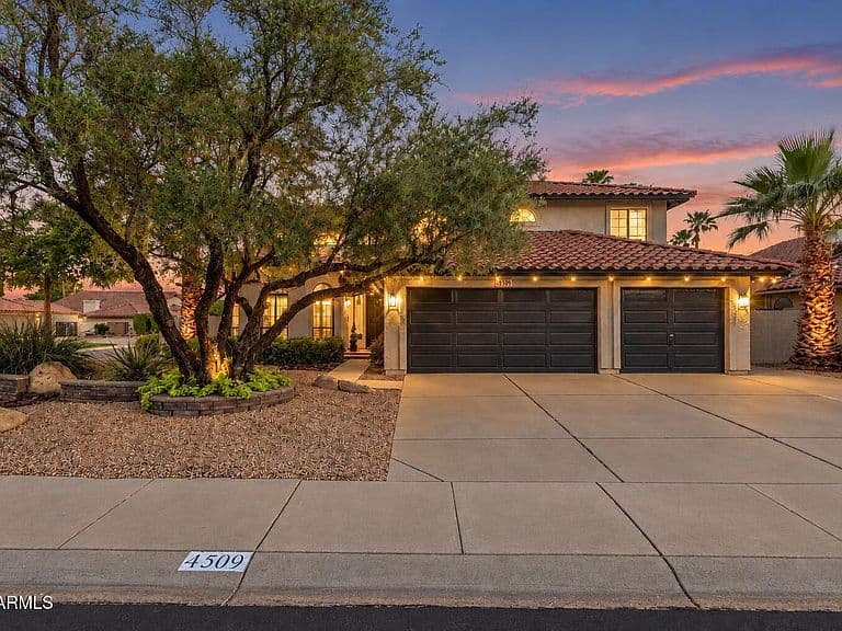 4509 E JANICE Way photo 1