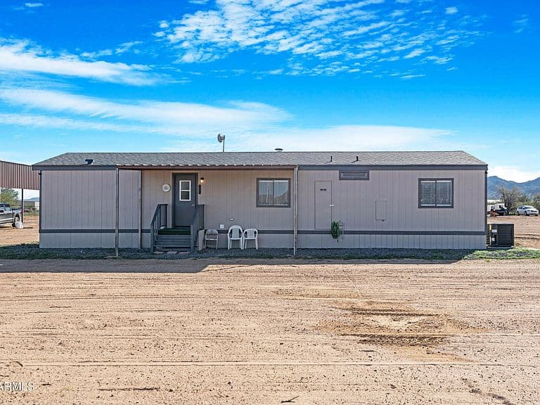 53925 W Stallion Rd photo 3