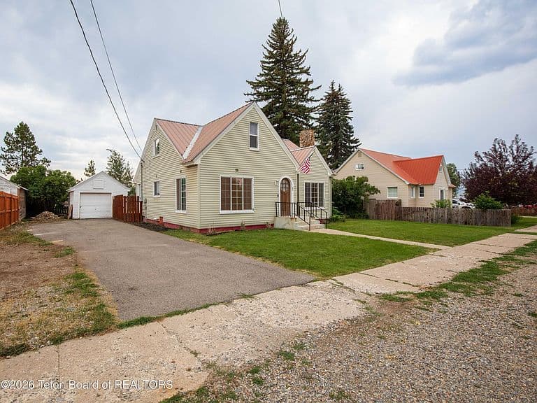 62 W 4th Ave photo 2