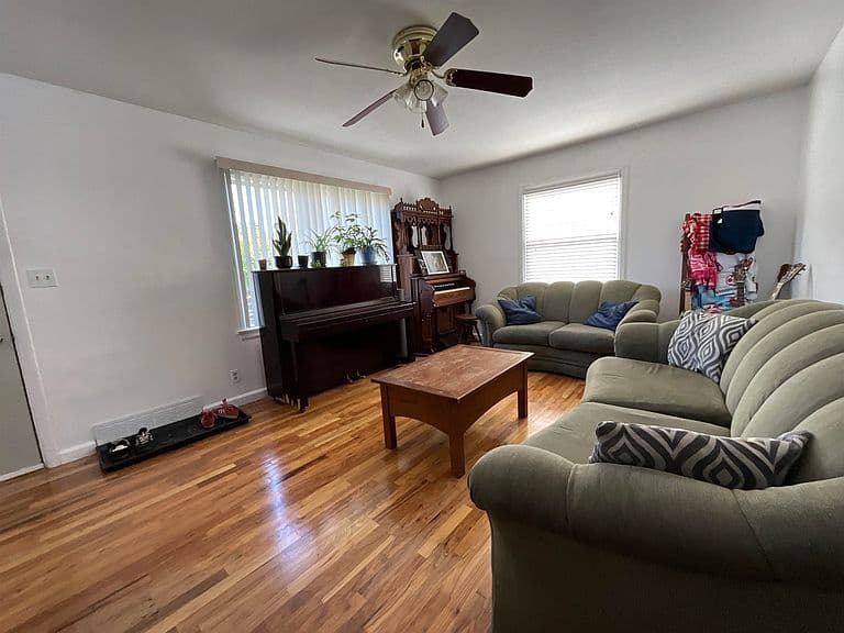495 Fairmont Ave photo 4