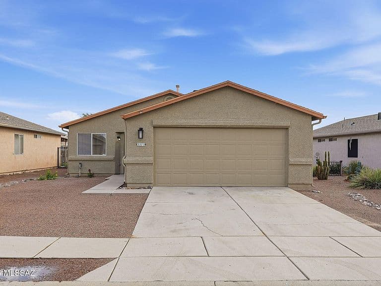 3575 W Trevor Dr photo 2