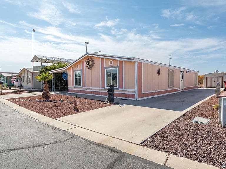 1461 W Mia Ln photo 3