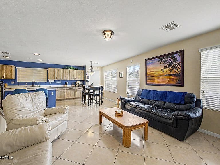 2098 E SPRUCE Drive photo 4