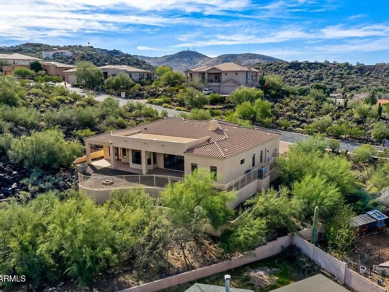 1642 W MANDALAY Lane photo 1