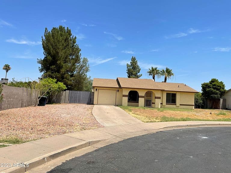 2834 E JUANITA Avenue photo 2