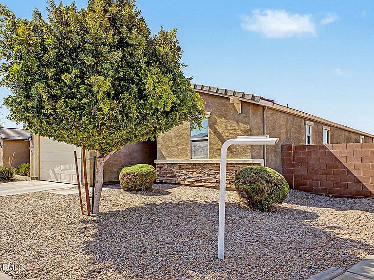 39910 W CURTIS Way photo 4