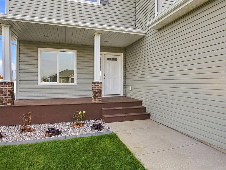 2528 N Pond Dr E photo 3