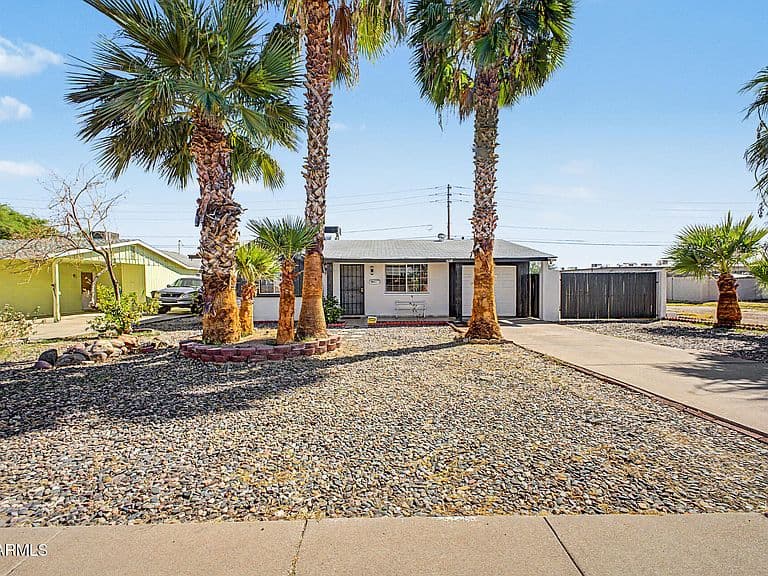 2045 W CHOLLA Street photo 4