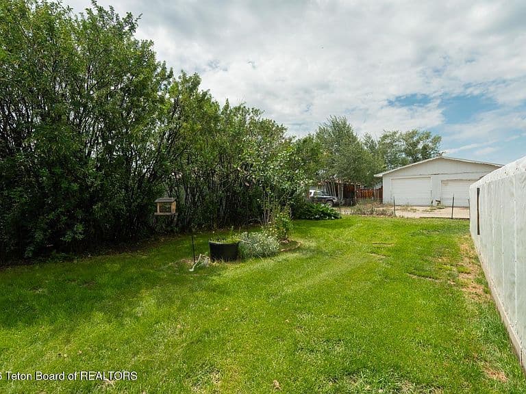 642 N Maybell Ave photo 5