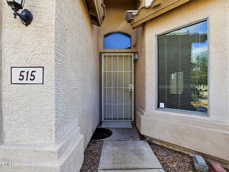 515 W Love Rd photo 4