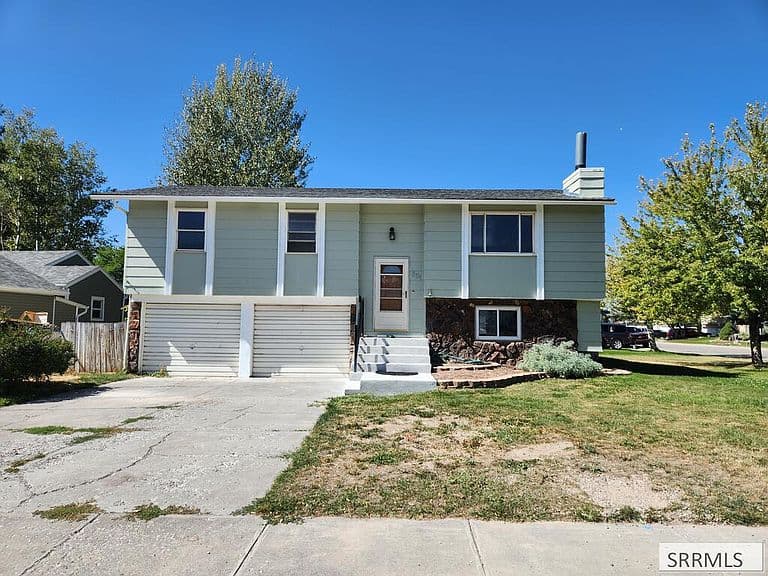 891 Buckboard Ln photo 2