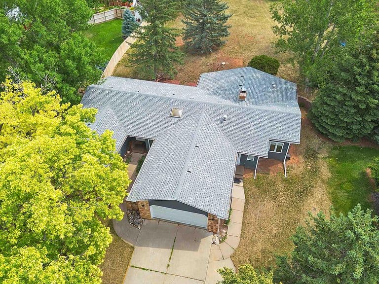 610 Fairlawn Dr photo 4