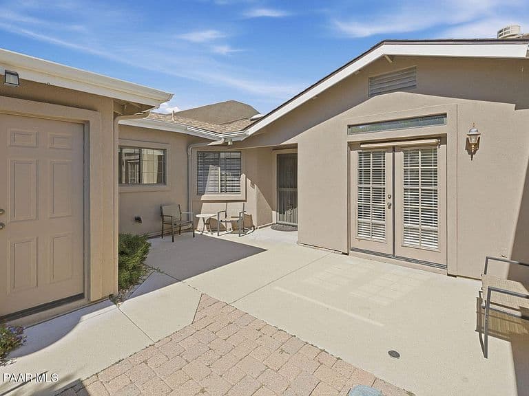 3280 Iris Ln photo 3