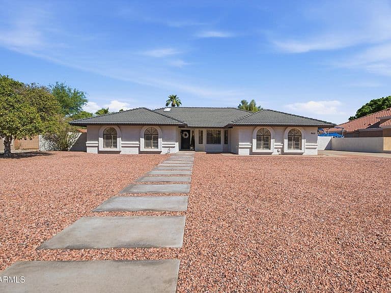8612 W VIA MONTOYA Drive photo 2