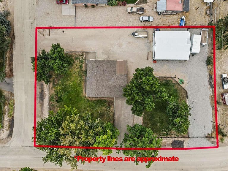 12162 Long St photo 4