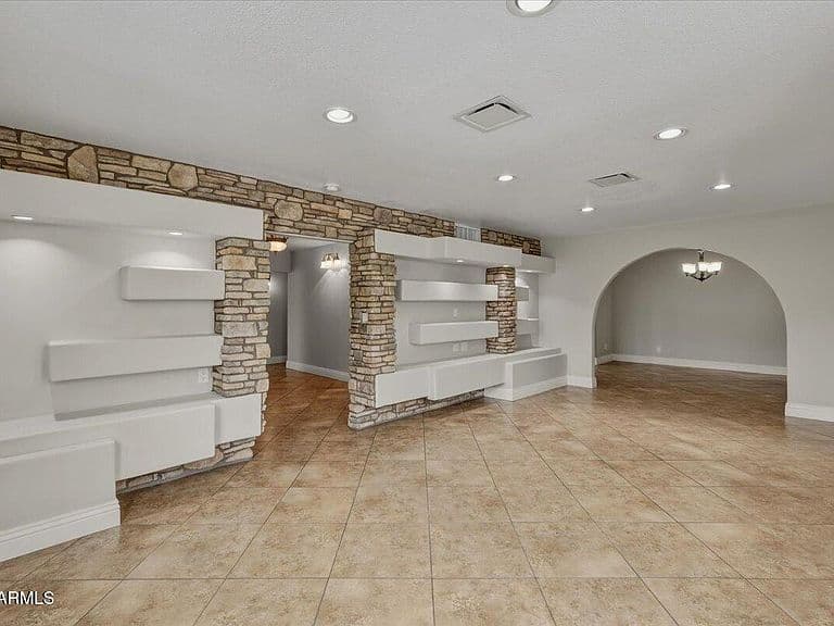 11037 E GROVE Street photo 4