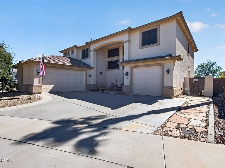 15809 W MERCER Lane photo 1
