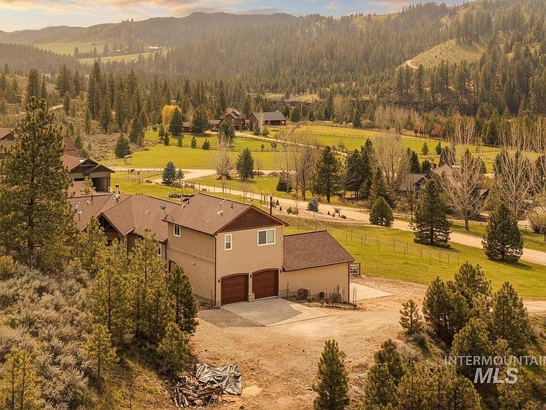 65 Peregrine Dr photo 5