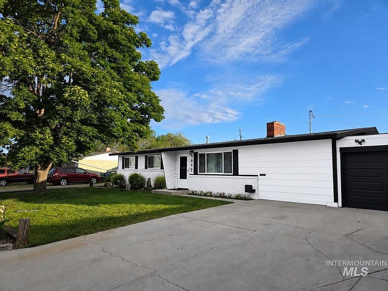 4002 W Normandie Dr photo 1