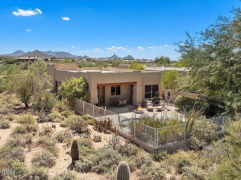 9718 E CHUCKWAGON Lane photo 2