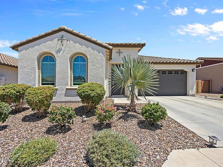 2300 E RIDGEWOOD Lane photo 2